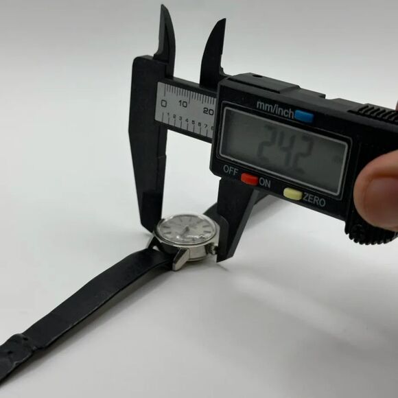 Vintage Omega Geneve Automatic 24mm Ladies Wrist Watch - Picture 8 of 13